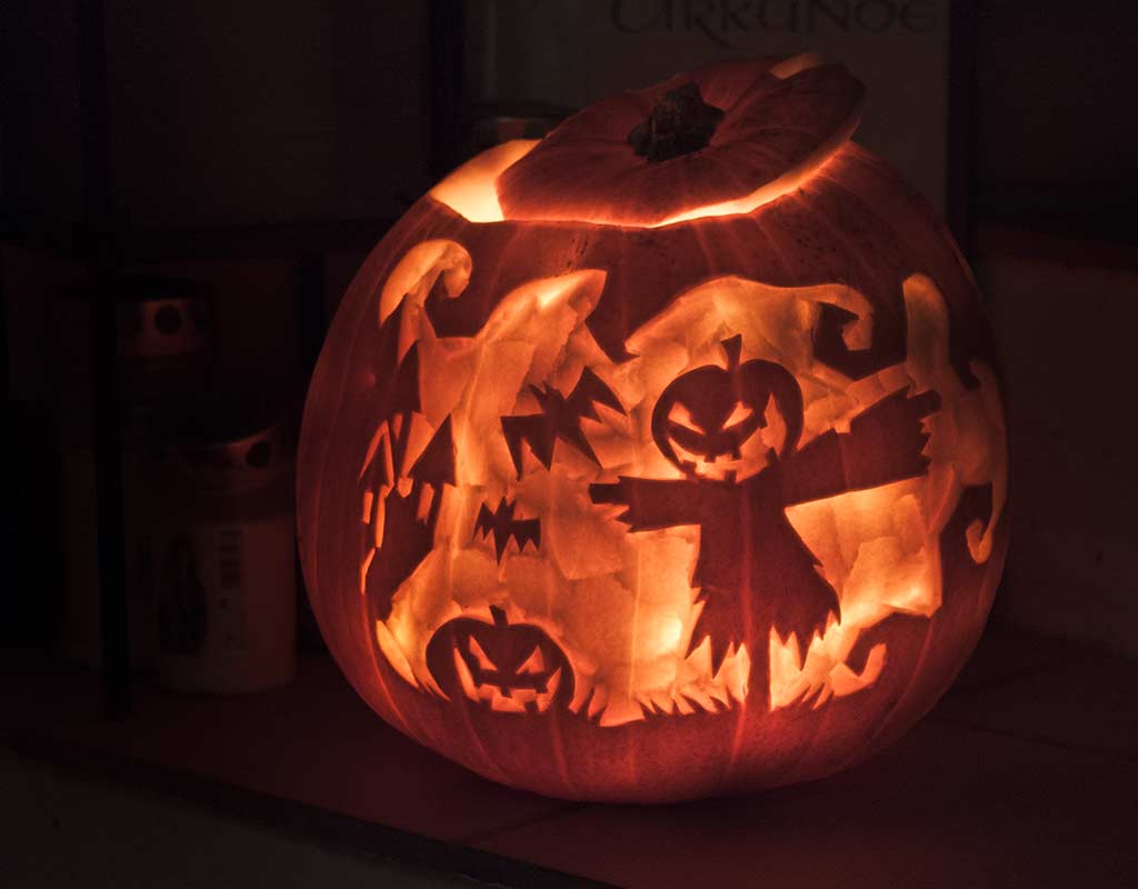 Kürbis schnitzen für Halloween [Anleitung]